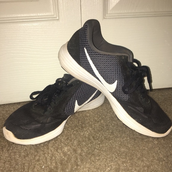 Nike Shoes - Women’s Nike shoes